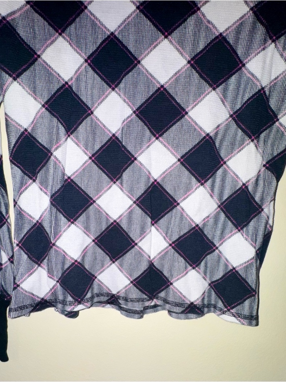 Victoria's Secret Black/White Plaid Long-Sleeve Pajama Set - Picture 7 of 16